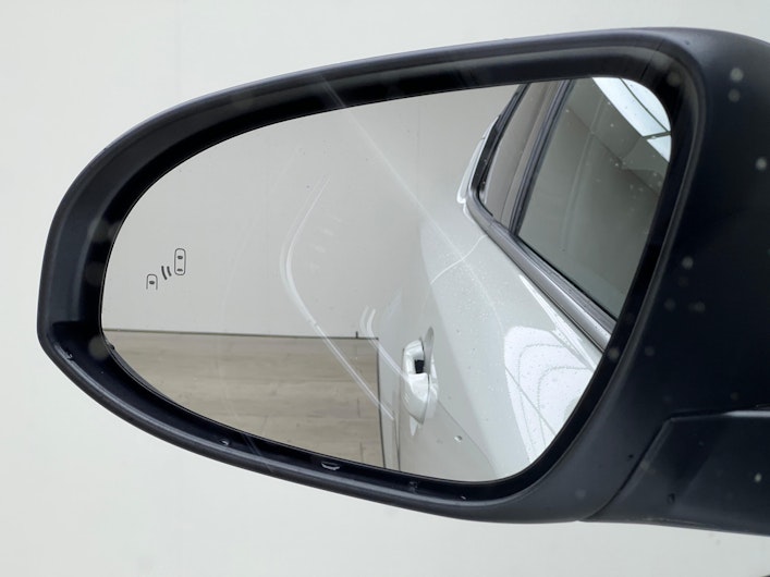 Vehicle image TOYOTA C-HR