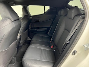 Vehicle image TOYOTA C-HR 2.0 VVTi HSD Premium