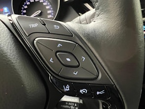 Vehicle image TOYOTA C-HR 2.0 VVTi HSD Premium