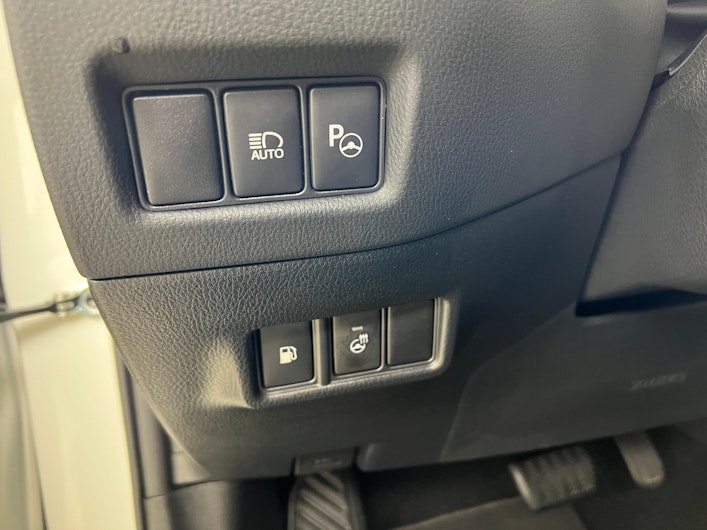 Vehicle image TOYOTA C-HR