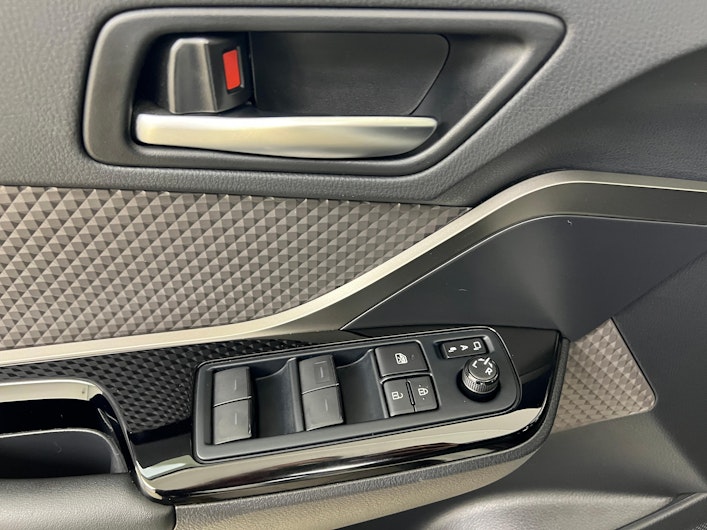 Vehicle image TOYOTA C-HR