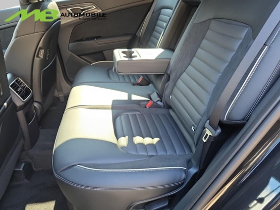 Vehicle image 9 Vehicle image 9