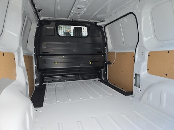 Vehicle image 10 Vehicle image 10