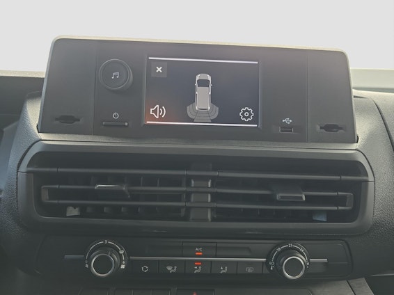 Vehicle image 15 Vehicle image 15