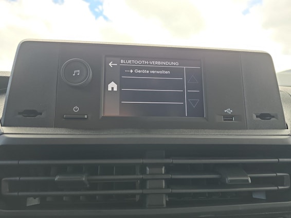 Vehicle image 16 Vehicle image 16