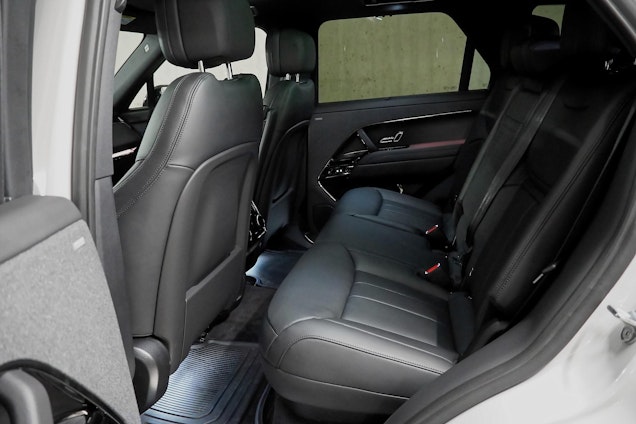 Vehicle image 8 Vehicle image 8