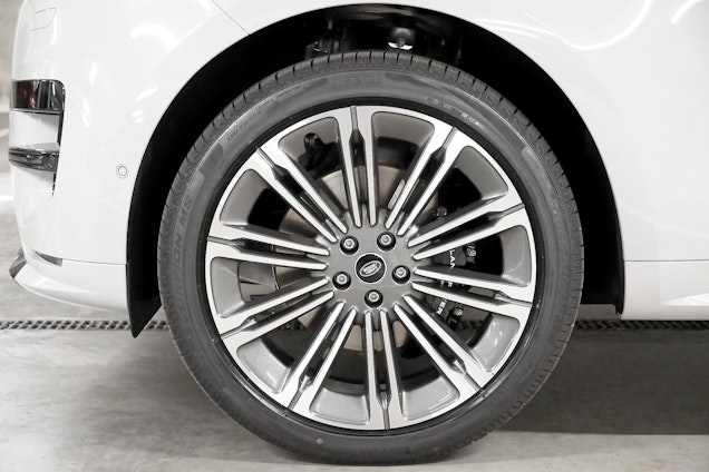 Vehicle image 14 Vehicle image 14