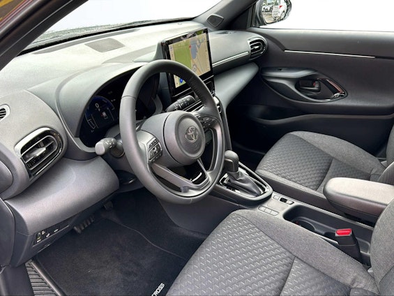Vehicle image 6