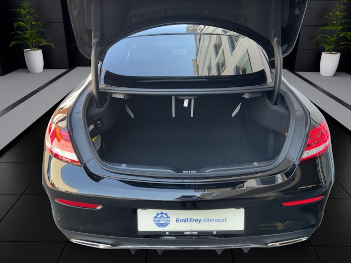 Vehicle image MERCEDES-BENZ C 300