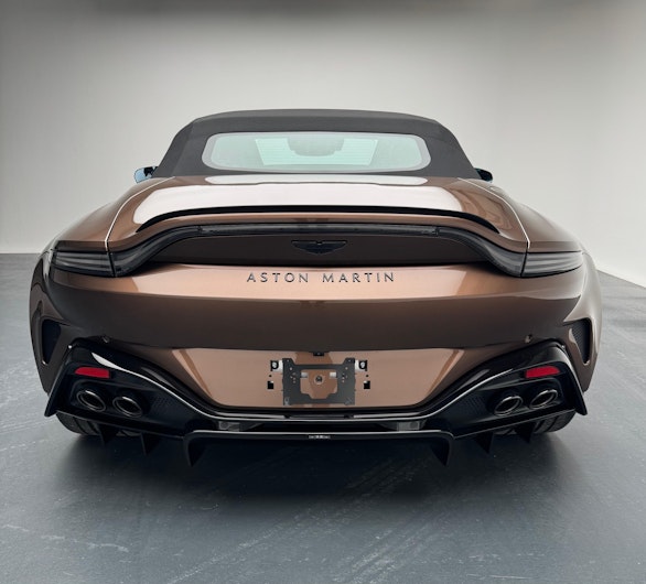 Vehicle image ASTON MARTIN V12 Vantage