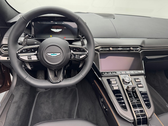 Vehicle image ASTON MARTIN V12 Vantage