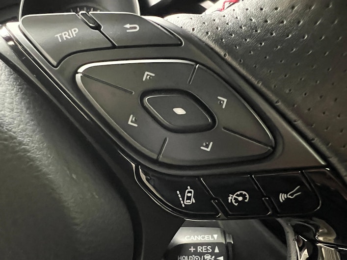 Vehicle image TOYOTA C-HR