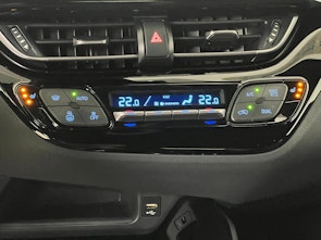 Vehicle image TOYOTA C-HR 2.0 VVTi HSD GR Sport