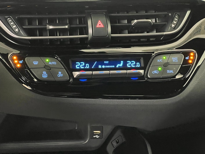 Vehicle image TOYOTA C-HR