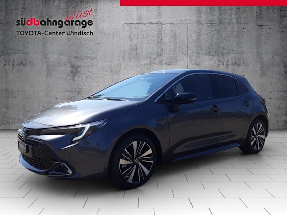 First vehicle image First vehicle image