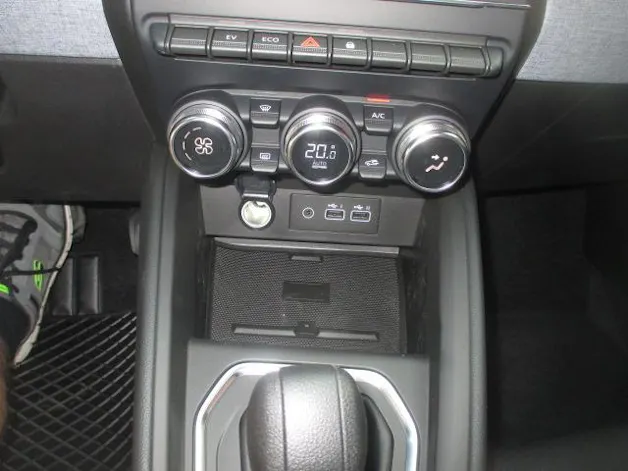 Mitsubishi Colt 1.6 HEV Invite+