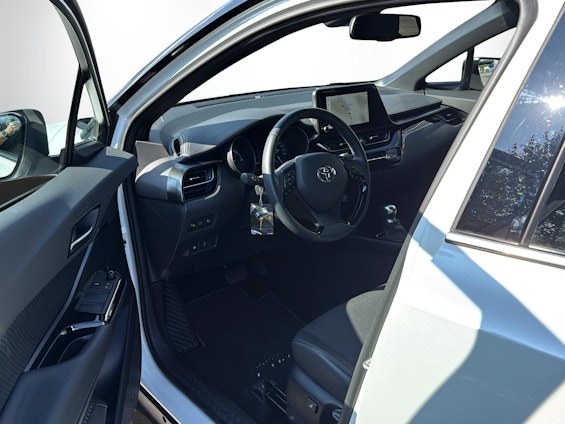 Vehicle image 8