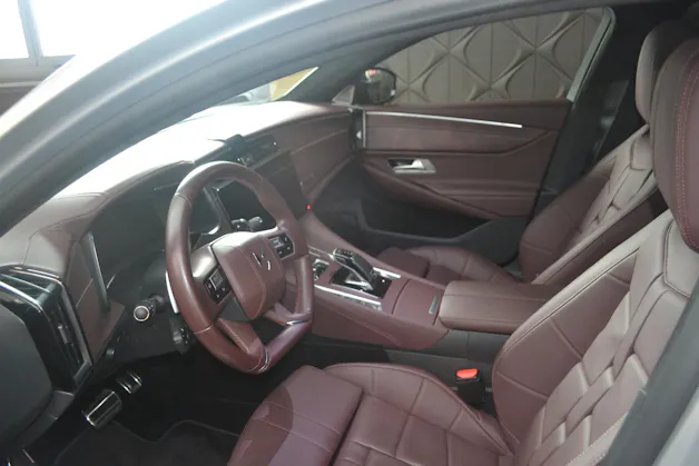 DS Automobiles 9 1.6 E-Tense Rivoli+