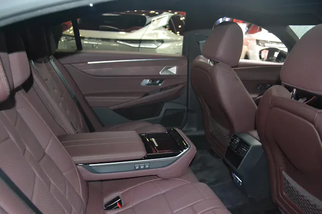 DS Automobiles 9 1.6 E-Tense Rivoli+