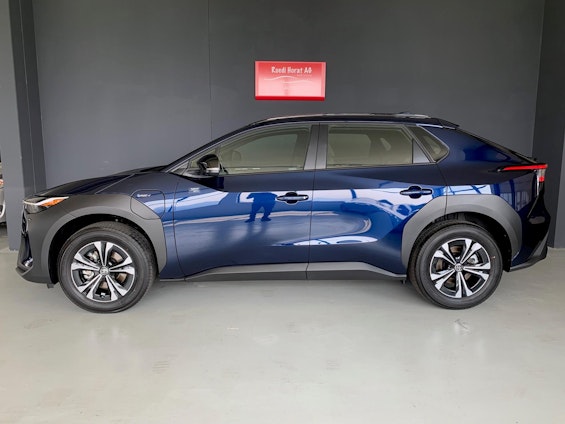Vehicle image 7