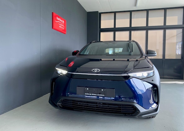 Vehicle image 8 Vehicle image 8