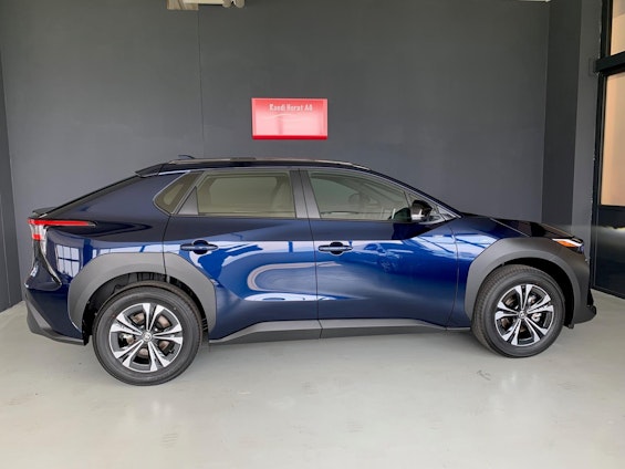Vehicle image 25
