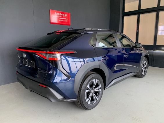 Vehicle image 24 Vehicle image 24