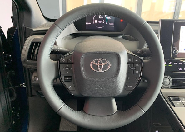 Vehicle image 4 Vehicle image 4