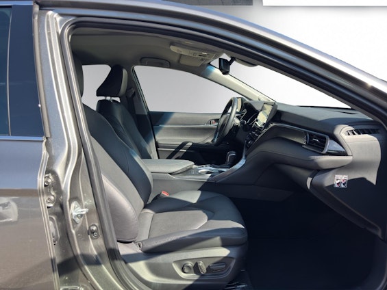 Vehicle image 14 Vehicle image 14