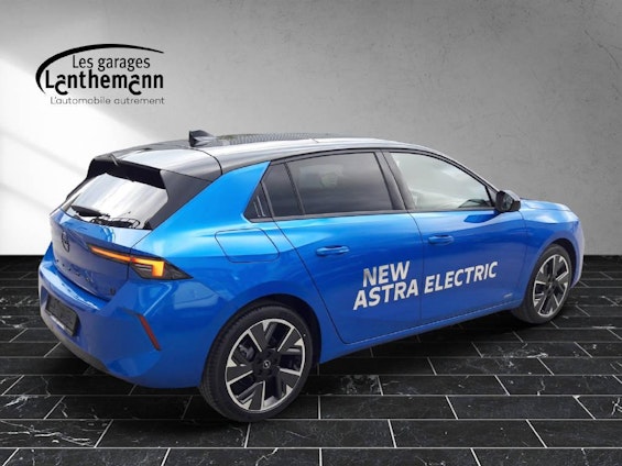 Vehicle image 4 Vehicle image 4