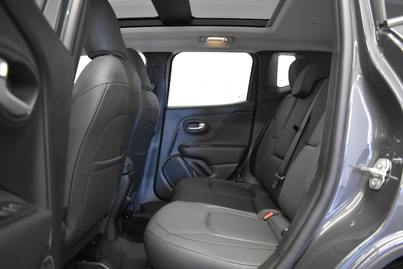 Vehicle image JEEP RENEGADE