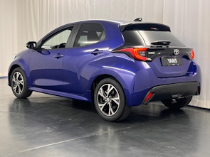 Vehicle image TOYOTA Yaris 1.5 VVT-i HSD Trend