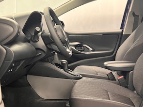 Vehicle image TOYOTA Yaris 1.5 VVT-i HSD Trend