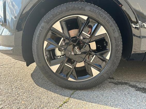 Vehicle image 16 Vehicle image 16