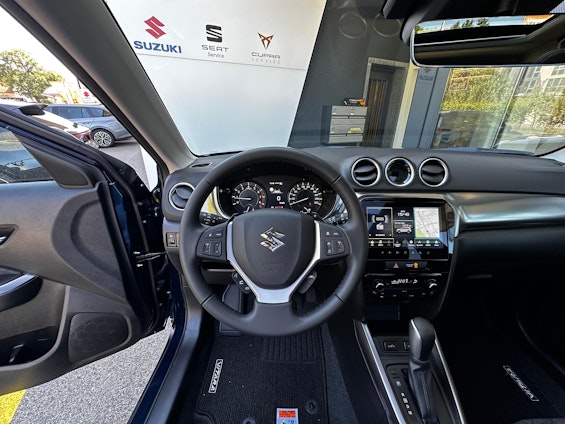Vehicle image 11