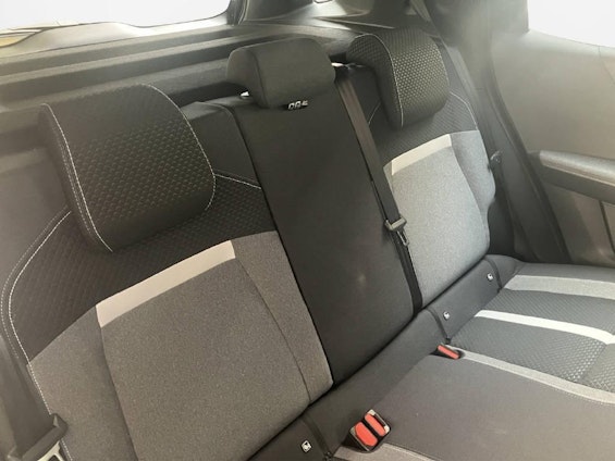 Vehicle image 7 Vehicle image 7