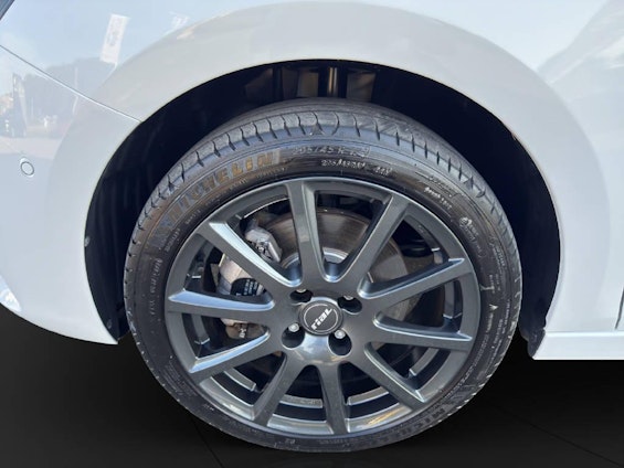 Vehicle image 9 Vehicle image 9