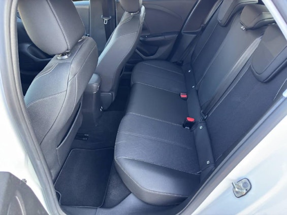 Vehicle image 7 Vehicle image 7