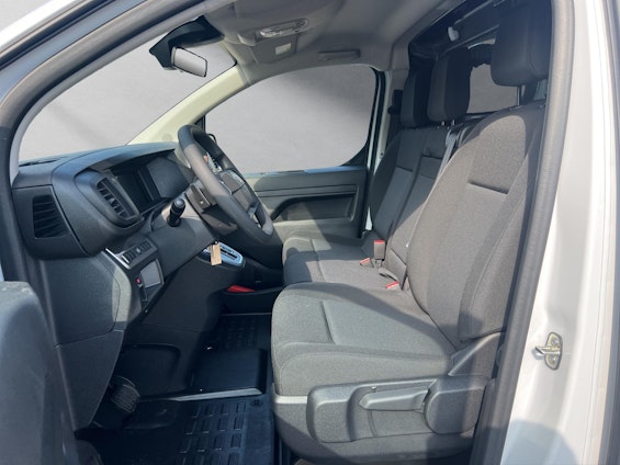 Vehicle image 3 Vehicle image 3