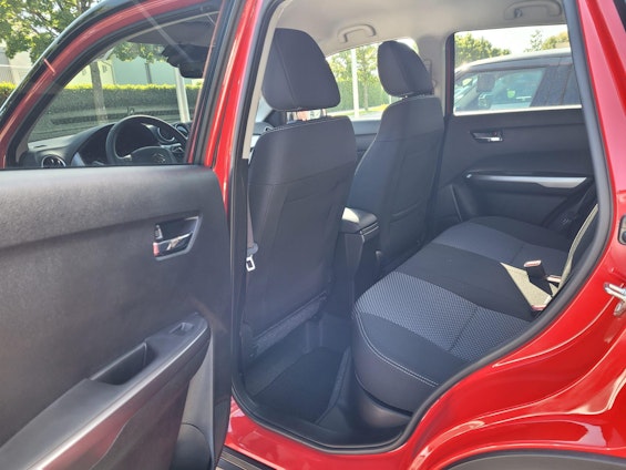 Vehicle image 6 Vehicle image 6