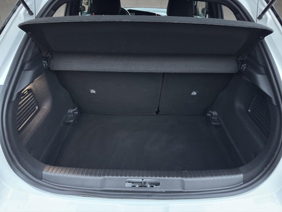 Vehicle image 8 Vehicle image 8