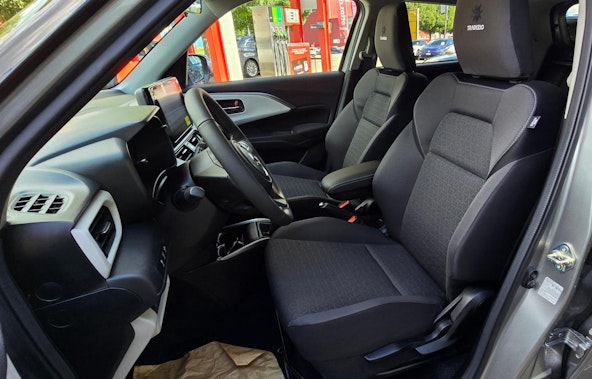 Vehicle image 14