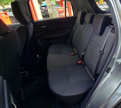 Vehicle image 16