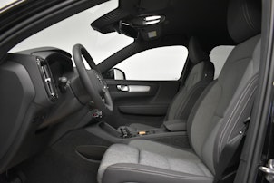 Vehicle image VOLVO XC40 2.0 B3 MH Core