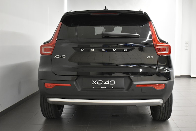 Vehicle image VOLVO XC40