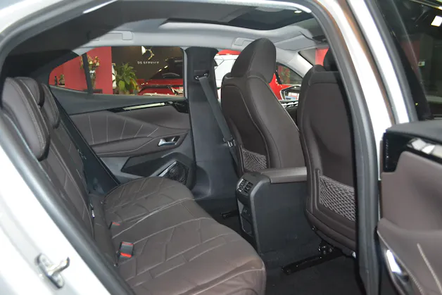 DS Automobiles 4 1.2 Hybrid Antoine de Saint Exupéry