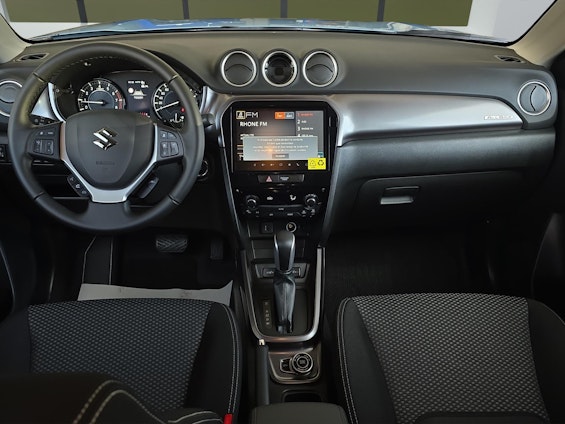 Vehicle image 18 Vehicle image 18