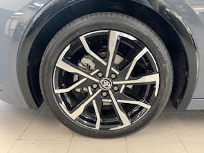 Vehicle image TOYOTA Prius 2.0 Plug-In-Hybrid Style