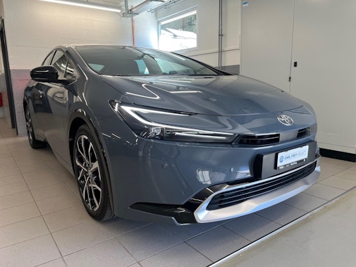 TOYOTA Prius 2.0 Plug-In-Hybrid Style 0 TOYOTA Prius 2.0 Plug-In-Hybrid Style 0