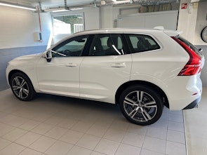 Vehicle image VOLVO XC60 2.0 T8 TE Momentum eAWD